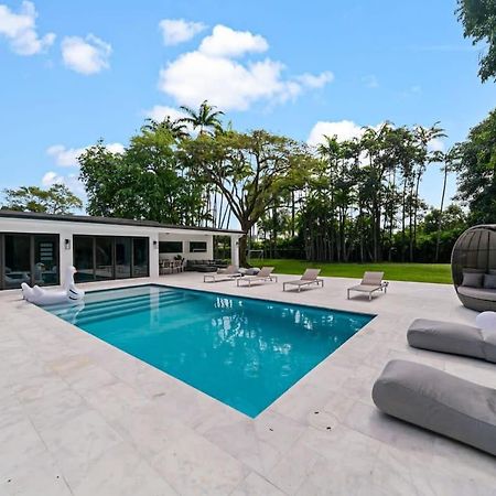 Luxury Villa Azure With Heated Pool 20 Minutes To Beach Miami Exterior photo