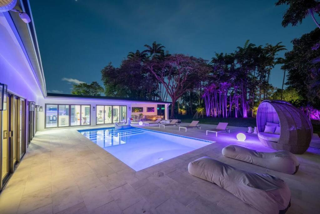 Luxury Villa Azure With Heated Pool 20 Minutes To Beach Miami Exterior photo