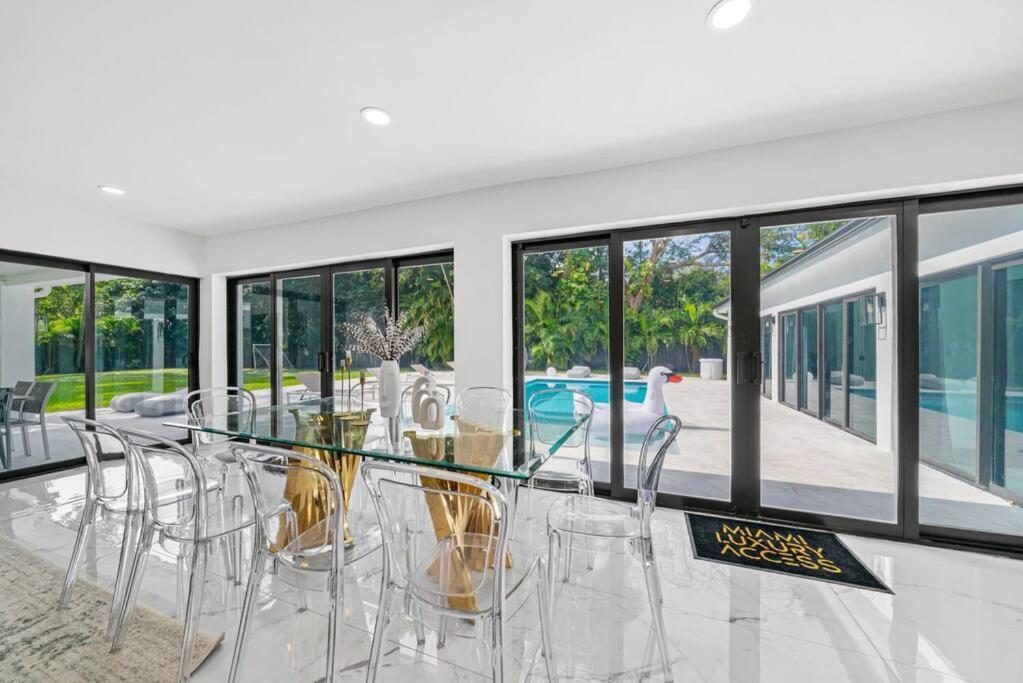 Luxury Villa Azure With Heated Pool 20 Minutes To Beach Miami Exterior photo