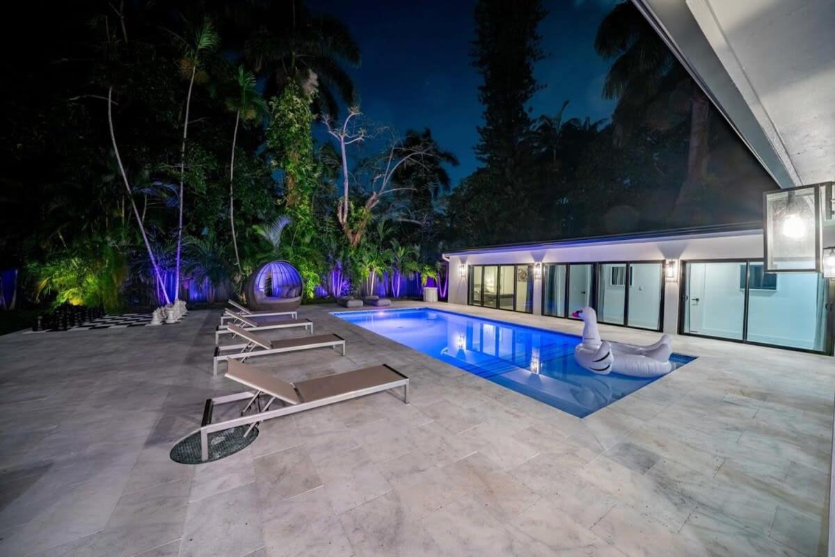 Luxury Villa Azure With Heated Pool 20 Minutes To Beach Miami Exterior photo