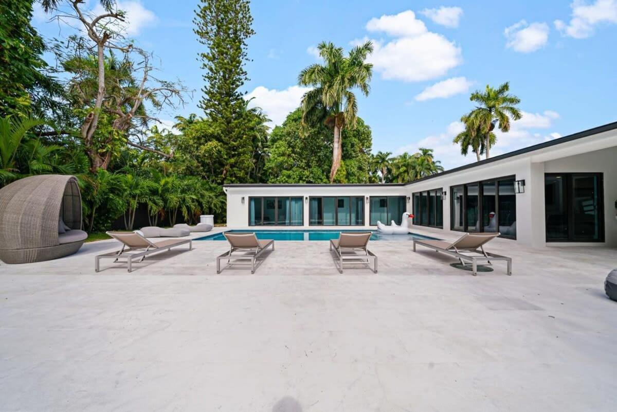 Luxury Villa Azure With Heated Pool 20 Minutes To Beach Miami Exterior photo