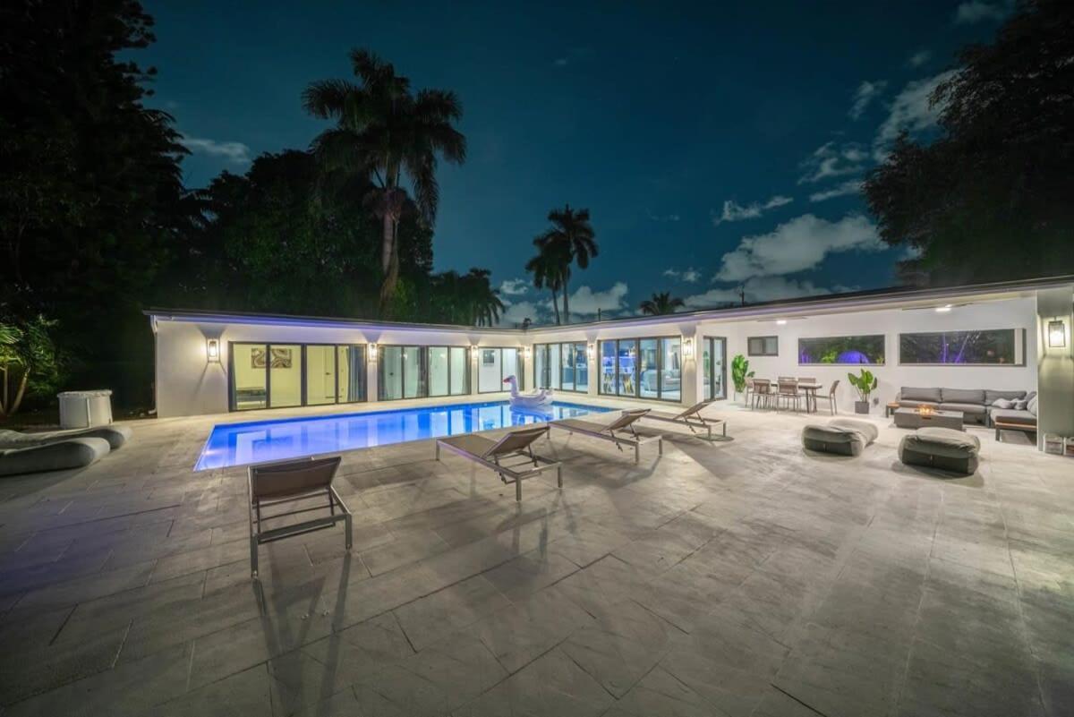 Luxury Villa Azure With Heated Pool 20 Minutes To Beach Miami Exterior photo