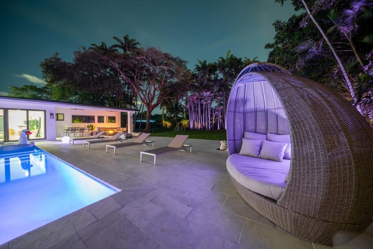 Luxury Villa Azure With Heated Pool 20 Minutes To Beach Miami Exterior photo