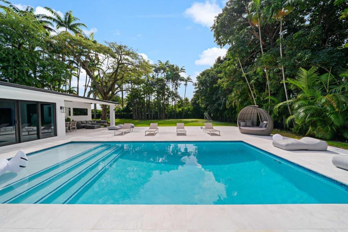 Luxury Villa Azure With Heated Pool 20 Minutes To Beach Miami Exterior photo